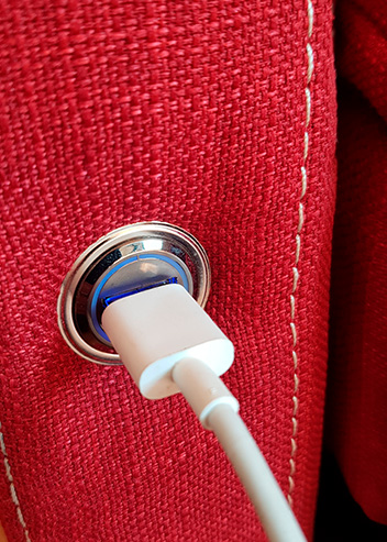 Poltronebenessere Poltrona Lavanda dettaglio usb Poltronebenessere Poltrona Lavanda dettaglio usb